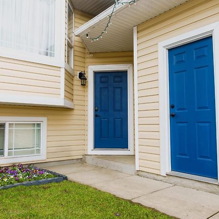 The Blue Door Hotel Grande Prairie Buitenkant foto